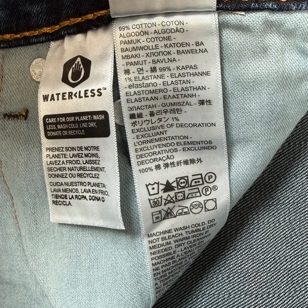 Levis item new